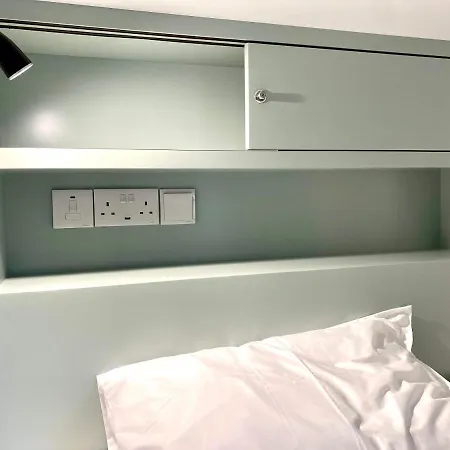 Urban Habitat Capsule Beds * Nikozja