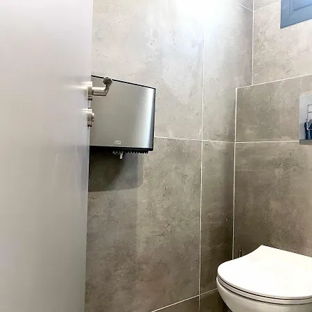 Urban Habitat Capsule Beds Nikozja