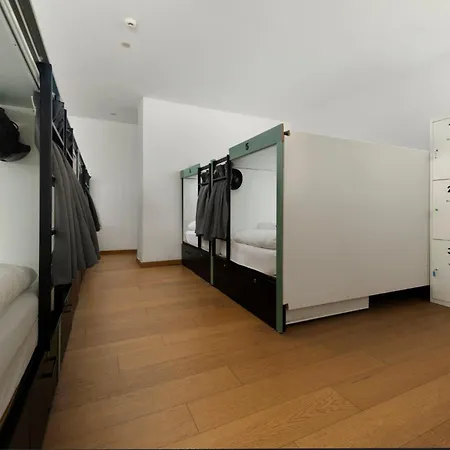 Urban Habitat Capsule Beds