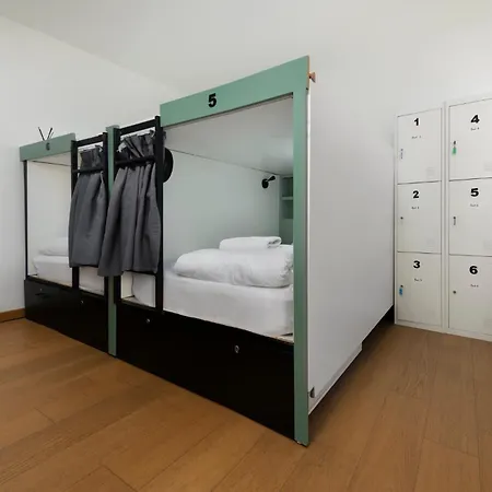 旅馆 Urban Habitat Capsule Beds *