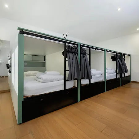 Urban Habitat Capsule Beds 旅馆 尼科西亚