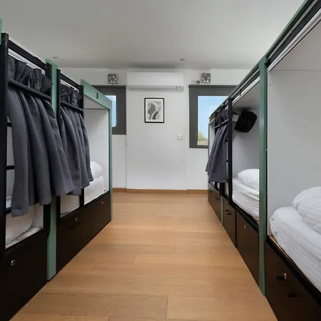 旅馆 Urban Habitat Capsule Beds 尼科西亚