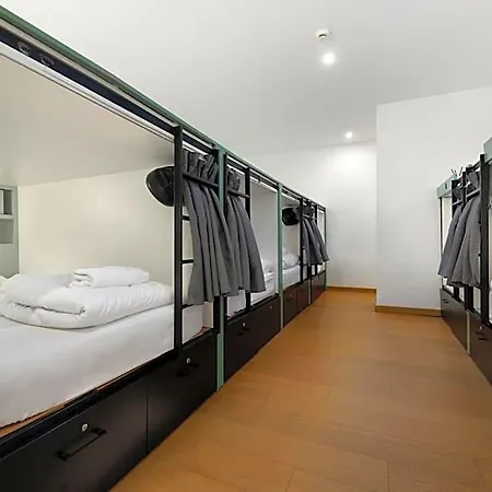 Hostel Urban Habitat Capsule Beds Λευκωσία