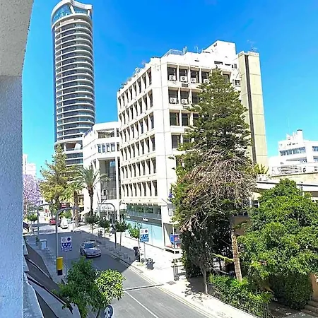 Hostel Urban Habitat Capsule Beds Λευκωσία