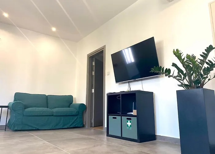 Urban Habitat Capsule Beds Хостел