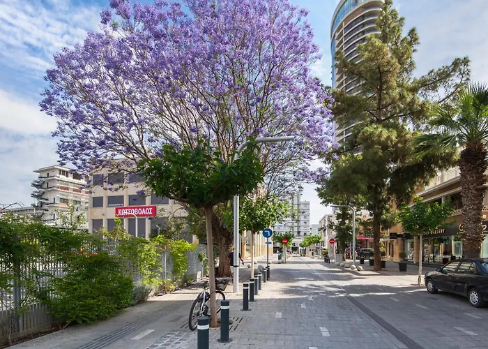 Urban Habitat Capsule Beds 尼科西亚