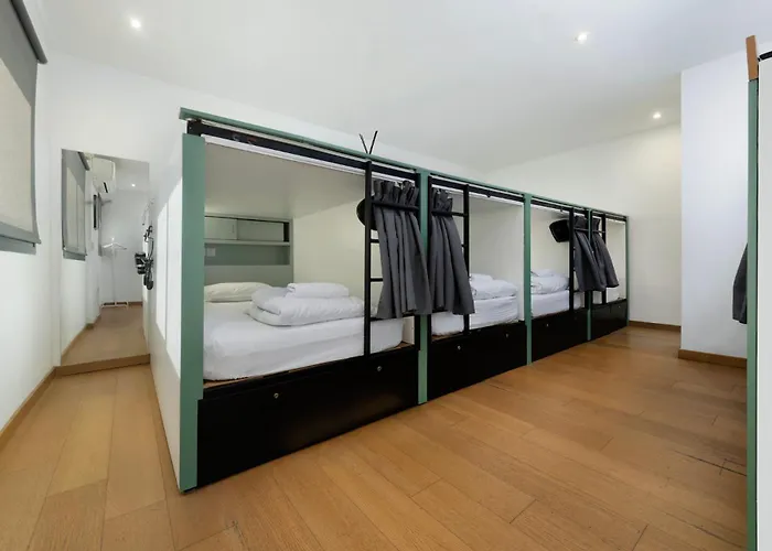 Urban Habitat Capsule Beds 旅馆 尼科西亚