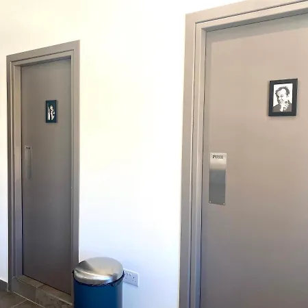 Urban Habitat Capsule Beds ホステル *