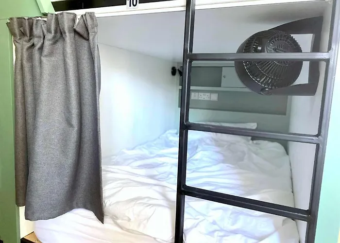 Hostel Urban Habitat Capsule Beds *