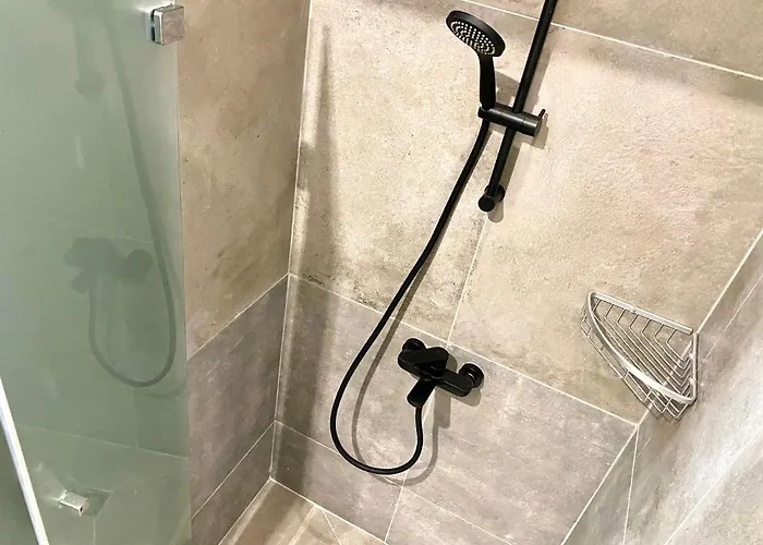 Urban Habitat Capsule Beds Lefkoşa